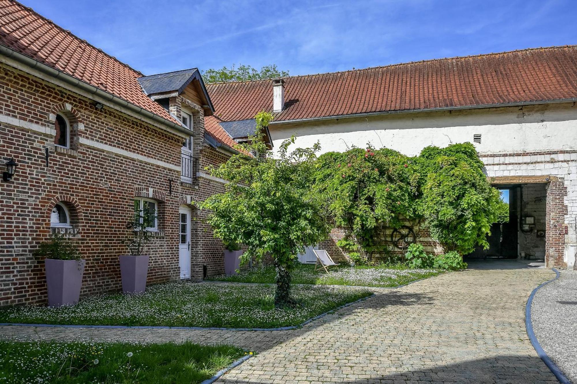 Le Relais Du Beffroi & Spa Saint-Riquier Екстер'єр фото